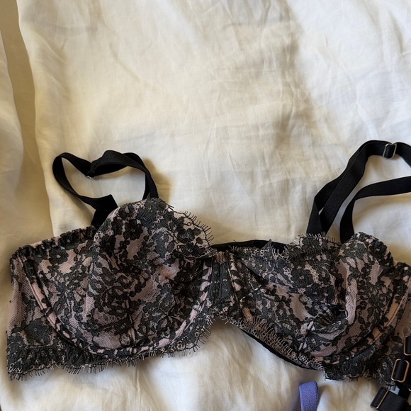 Victorias Secret Bundle of 3 Unlined Lacy Bras - 34D - Picture 2 of 10